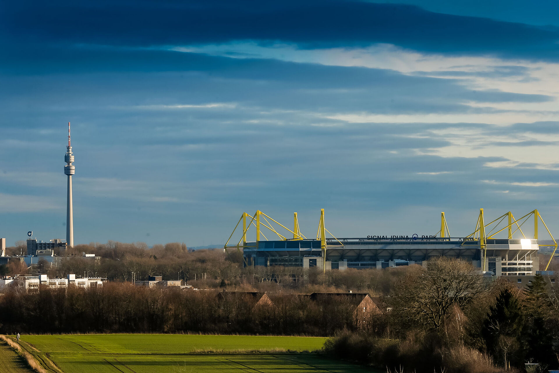 Signal Iduna Park aus der Ferne